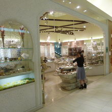 ガーランド オブ デュウ (ルクア大阪店) クチコミガイド【フォー